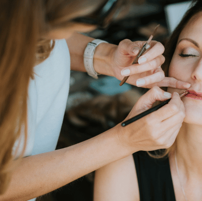 Exklusives Brautstyling bei der Arbeit in Oberfranken, der Oberpfalz und Thüringen