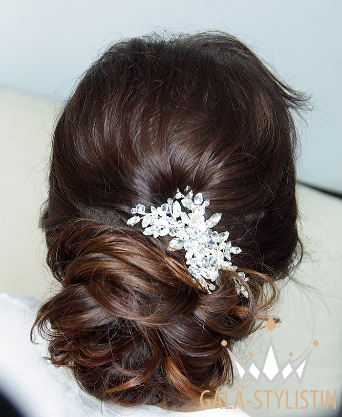Romantischer Nackenknoten Chignon Hochsteckfrisur für Hochzeit